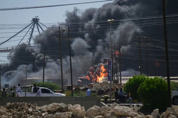 Explosions Rock Sudan's Capital, Port Sudan 06sudan-qpvm-articleLarge
